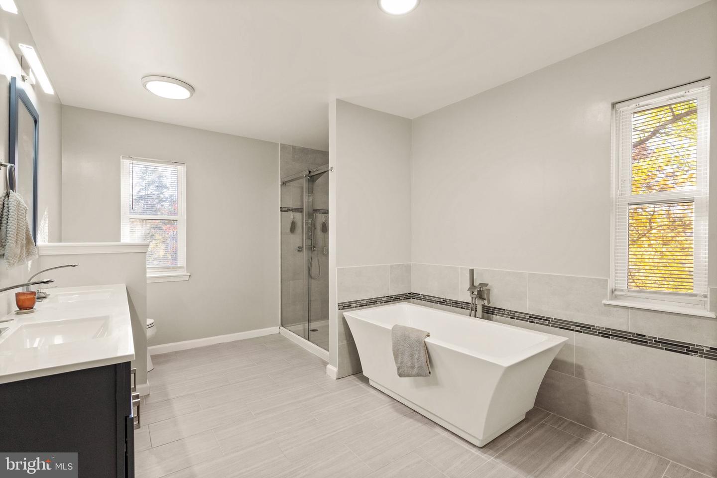 2813 WOODLAWN TRL, ALEXANDRIA, Virginia 22306, 4 Bedrooms Bedrooms, ,4 BathroomsBathrooms,Residential,For sale,2813 WOODLAWN TRL,VAFX2238716 MLS # VAFX2238716