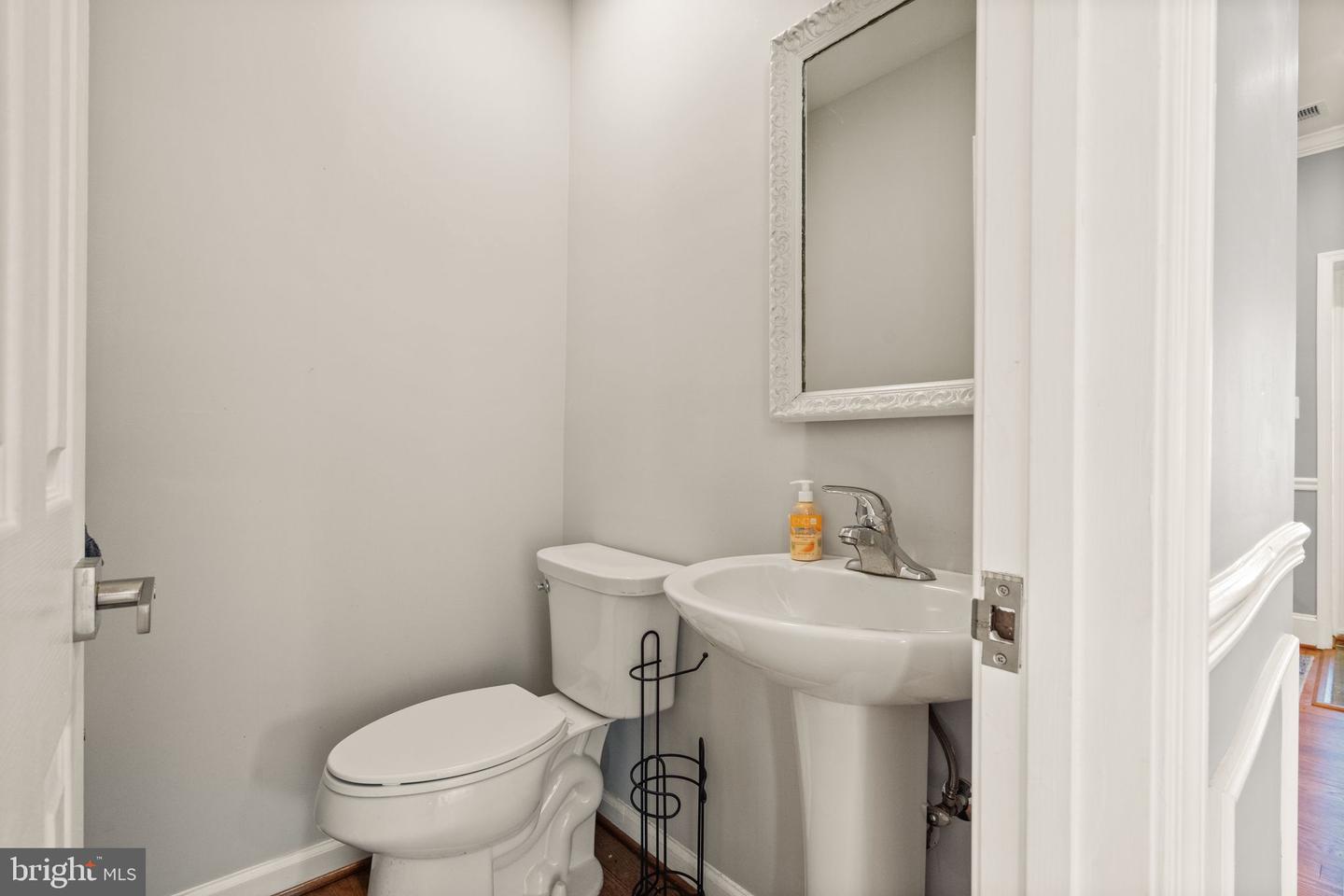 2813 WOODLAWN TRL, ALEXANDRIA, Virginia 22306, 4 Bedrooms Bedrooms, ,4 BathroomsBathrooms,Residential,For sale,2813 WOODLAWN TRL,VAFX2238716 MLS # VAFX2238716