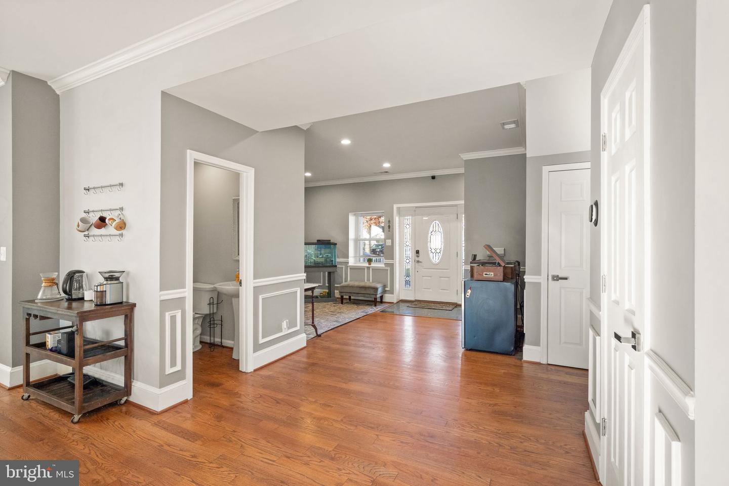 2813 WOODLAWN TRL, ALEXANDRIA, Virginia 22306, 4 Bedrooms Bedrooms, ,4 BathroomsBathrooms,Residential,For sale,2813 WOODLAWN TRL,VAFX2238716 MLS # VAFX2238716