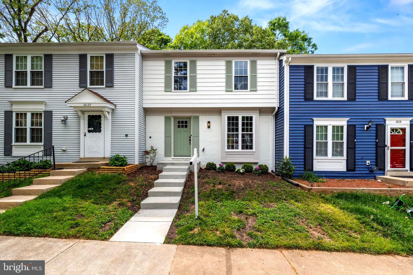 10129 SASSAFRAS WOODS CT, BURKE, Virginia 22015, 3 Bedrooms Bedrooms, ,3 BathroomsBathrooms,Residential,For sale,10129 SASSAFRAS WOODS CT,VAFX2238662 MLS # VAFX2238662