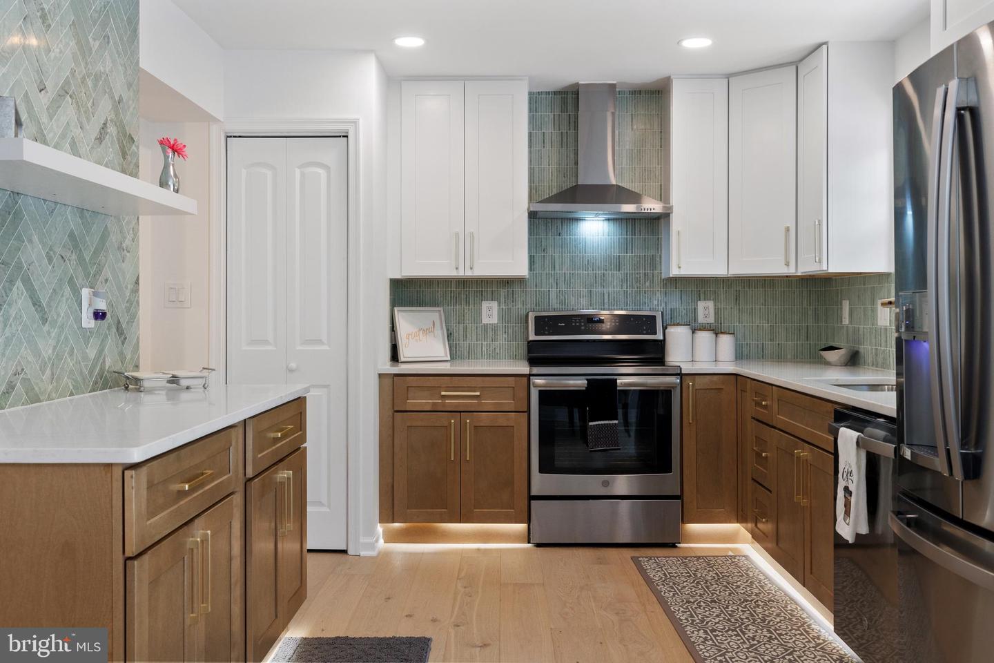 10129 SASSAFRAS WOODS CT, BURKE, Virginia 22015, 3 Bedrooms Bedrooms, ,3 BathroomsBathrooms,Residential,For sale,10129 SASSAFRAS WOODS CT,VAFX2238662 MLS # VAFX2238662