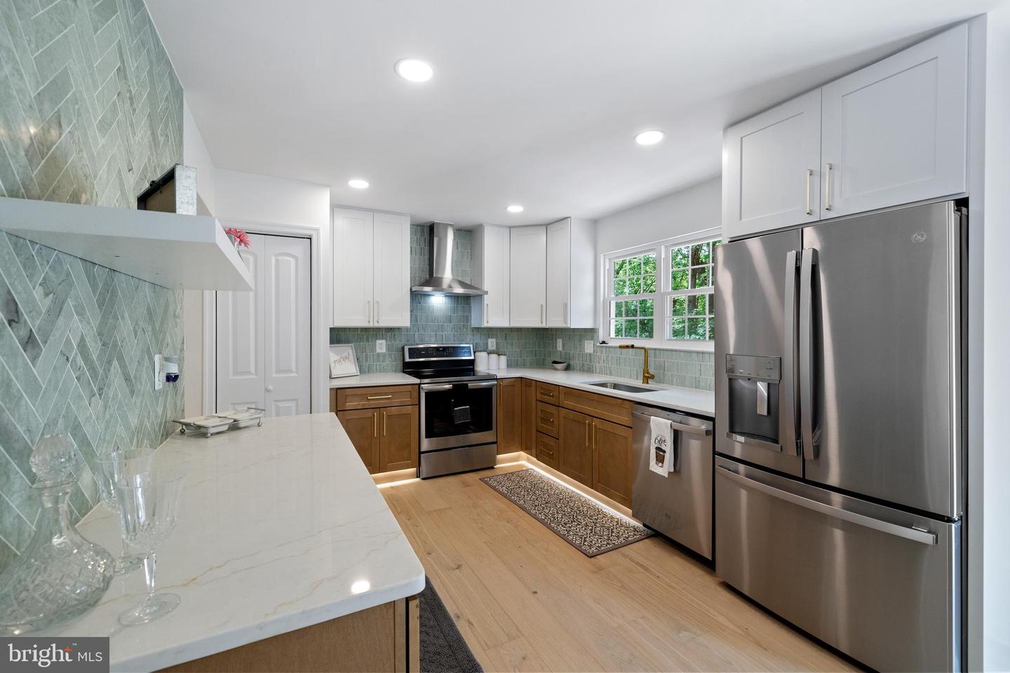 10129 SASSAFRAS WOODS CT, BURKE, Virginia 22015, 3 Bedrooms Bedrooms, ,3 BathroomsBathrooms,Residential,For sale,10129 SASSAFRAS WOODS CT,VAFX2238662 MLS # VAFX2238662