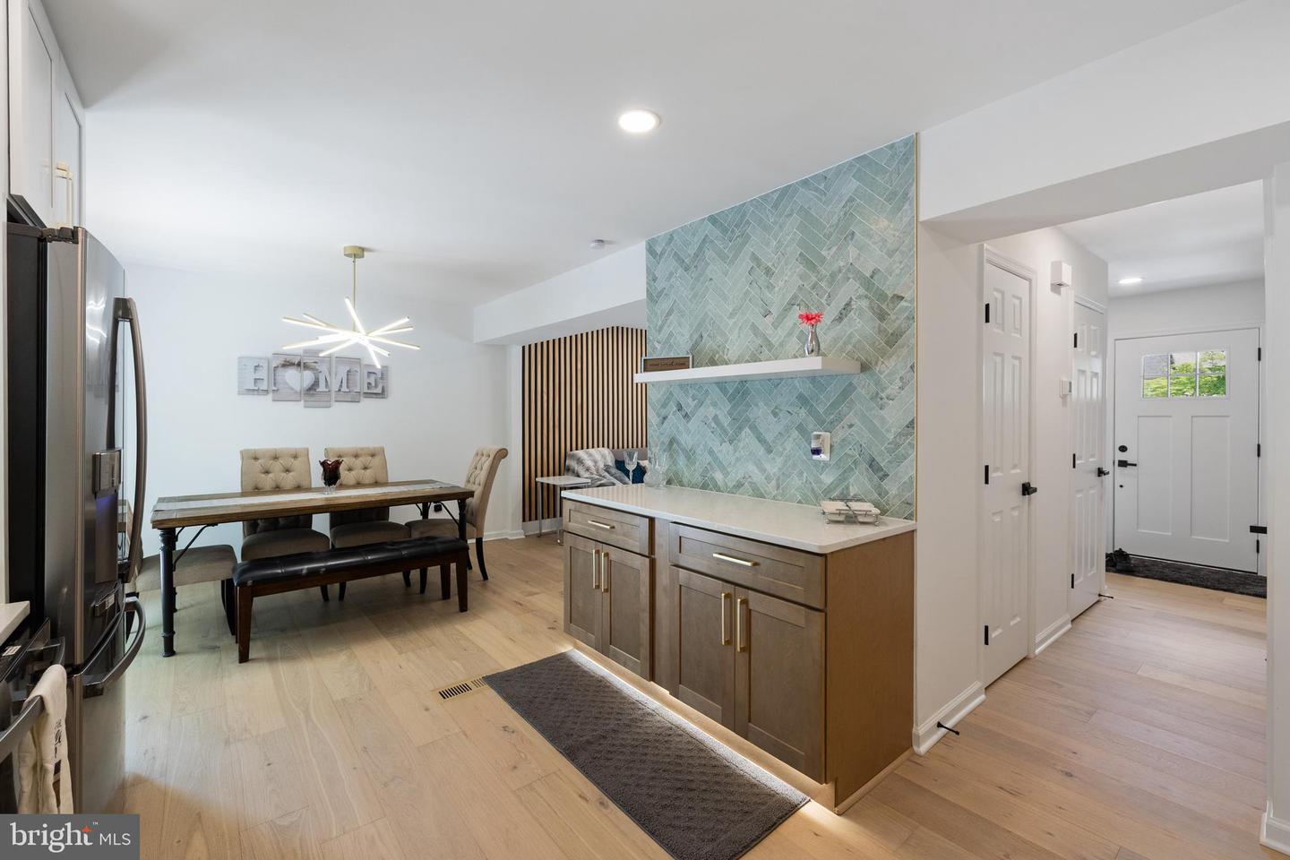 10129 SASSAFRAS WOODS CT, BURKE, Virginia 22015, 3 Bedrooms Bedrooms, ,3 BathroomsBathrooms,Residential,For sale,10129 SASSAFRAS WOODS CT,VAFX2238662 MLS # VAFX2238662