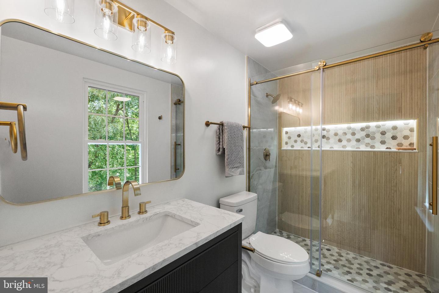 10129 SASSAFRAS WOODS CT, BURKE, Virginia 22015, 3 Bedrooms Bedrooms, ,3 BathroomsBathrooms,Residential,For sale,10129 SASSAFRAS WOODS CT,VAFX2238662 MLS # VAFX2238662