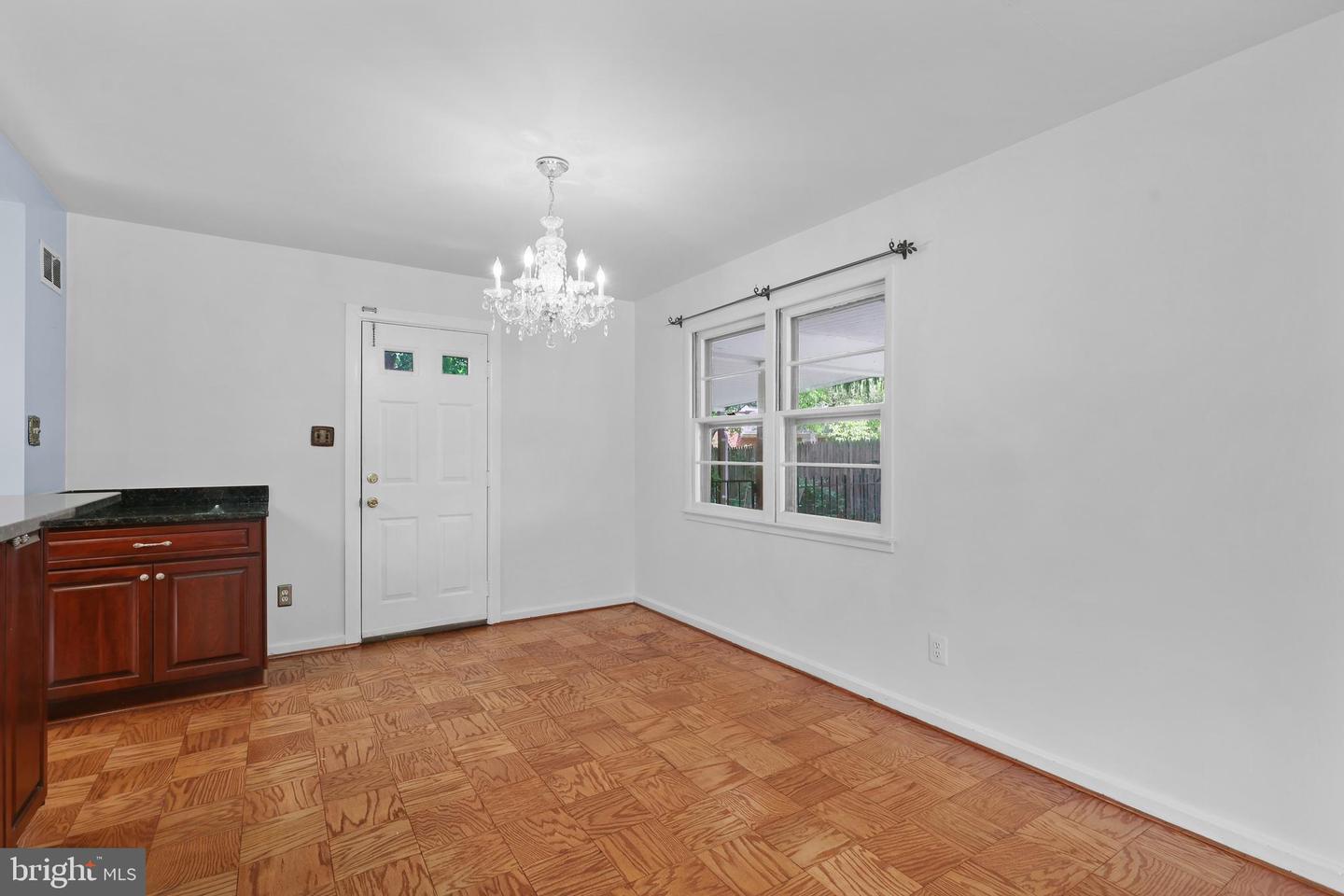 7030 SANTA MARIA CT, MCLEAN, Virginia 22101, 3 Bedrooms Bedrooms, ,3 BathroomsBathrooms,Residential,For sale,7030 SANTA MARIA CT,VAFX2238704 MLS # VAFX2238704