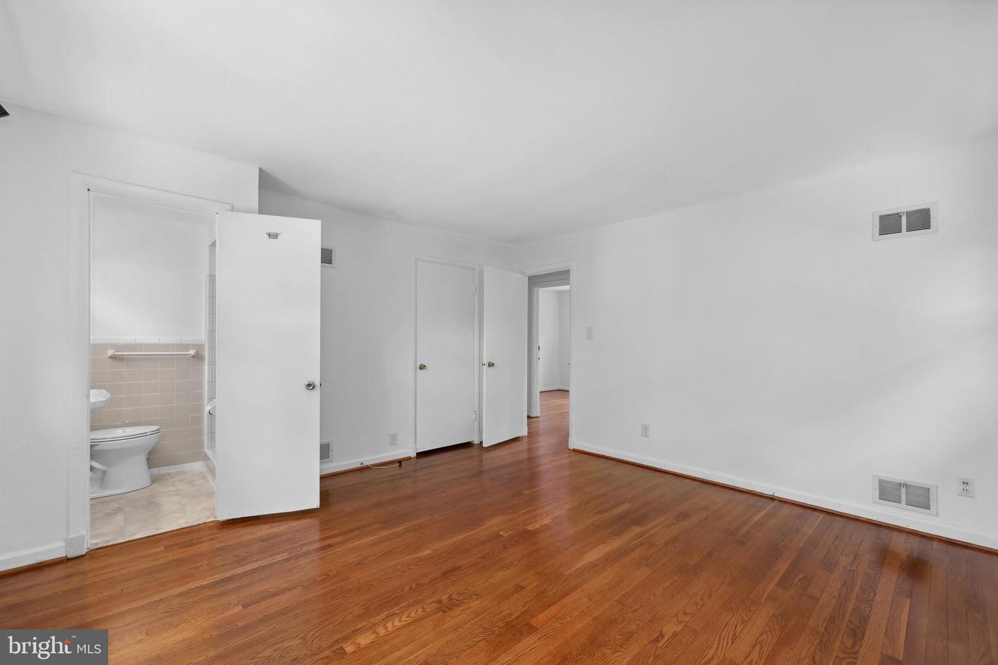 7030 SANTA MARIA CT, MCLEAN, Virginia 22101, 3 Bedrooms Bedrooms, ,3 BathroomsBathrooms,Residential,For sale,7030 SANTA MARIA CT,VAFX2238704 MLS # VAFX2238704