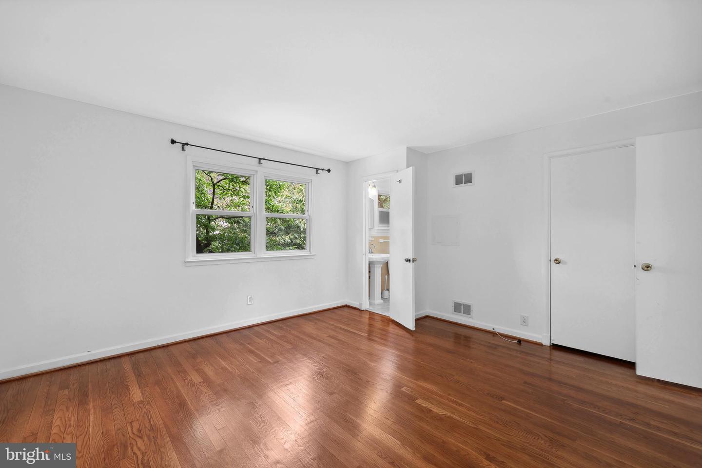 7030 SANTA MARIA CT, MCLEAN, Virginia 22101, 3 Bedrooms Bedrooms, ,3 BathroomsBathrooms,Residential,For sale,7030 SANTA MARIA CT,VAFX2238704 MLS # VAFX2238704