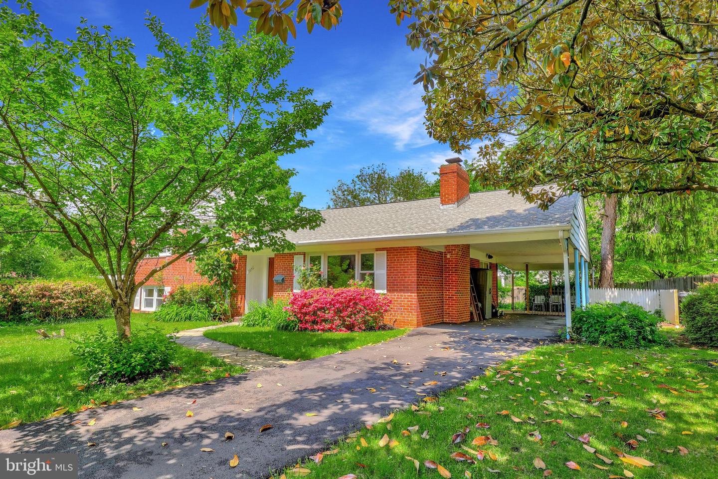 7030 SANTA MARIA CT, MCLEAN, Virginia 22101, 3 Bedrooms Bedrooms, ,3 BathroomsBathrooms,Residential,For sale,7030 SANTA MARIA CT,VAFX2238704 MLS # VAFX2238704