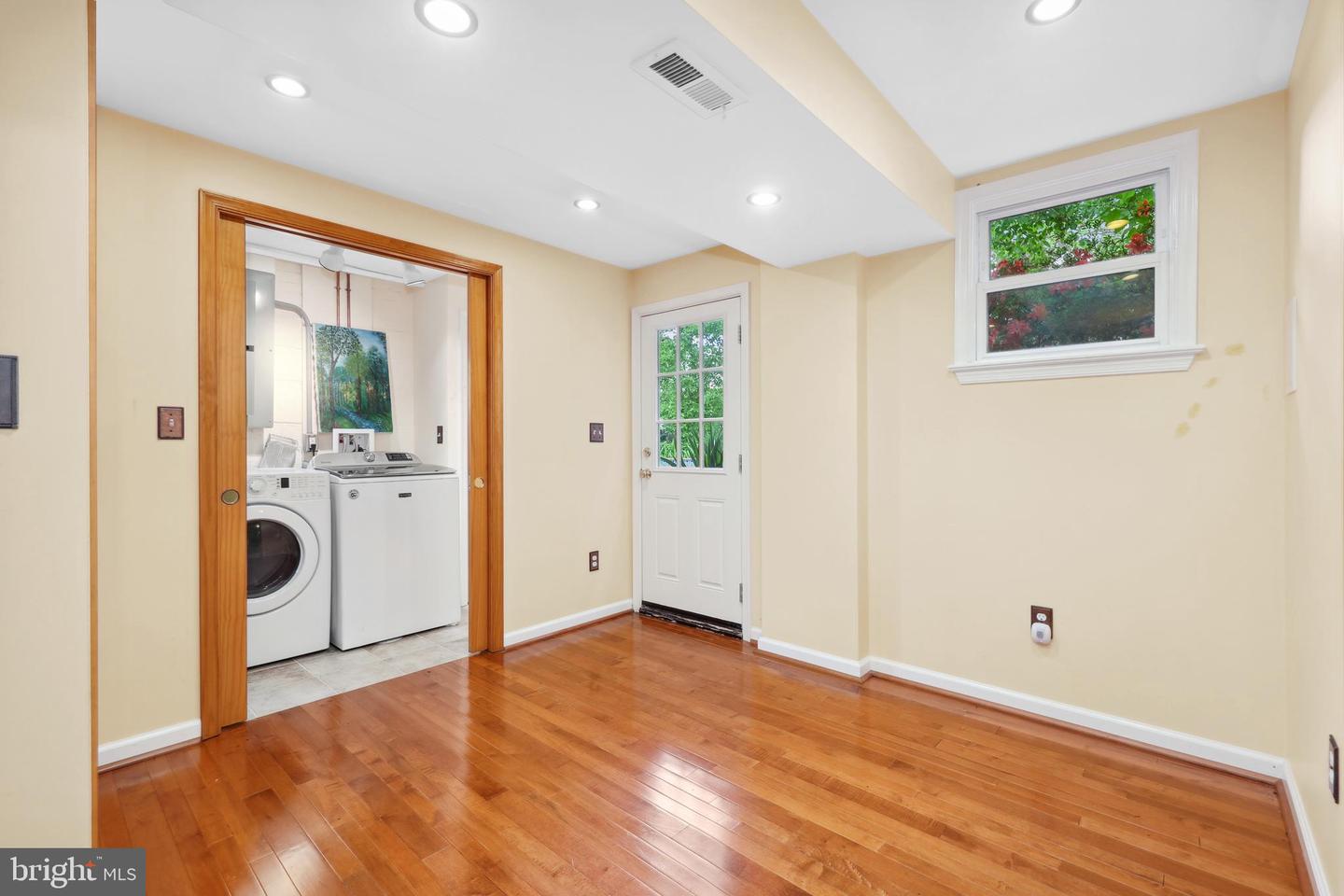 7030 SANTA MARIA CT, MCLEAN, Virginia 22101, 3 Bedrooms Bedrooms, ,3 BathroomsBathrooms,Residential,For sale,7030 SANTA MARIA CT,VAFX2238704 MLS # VAFX2238704