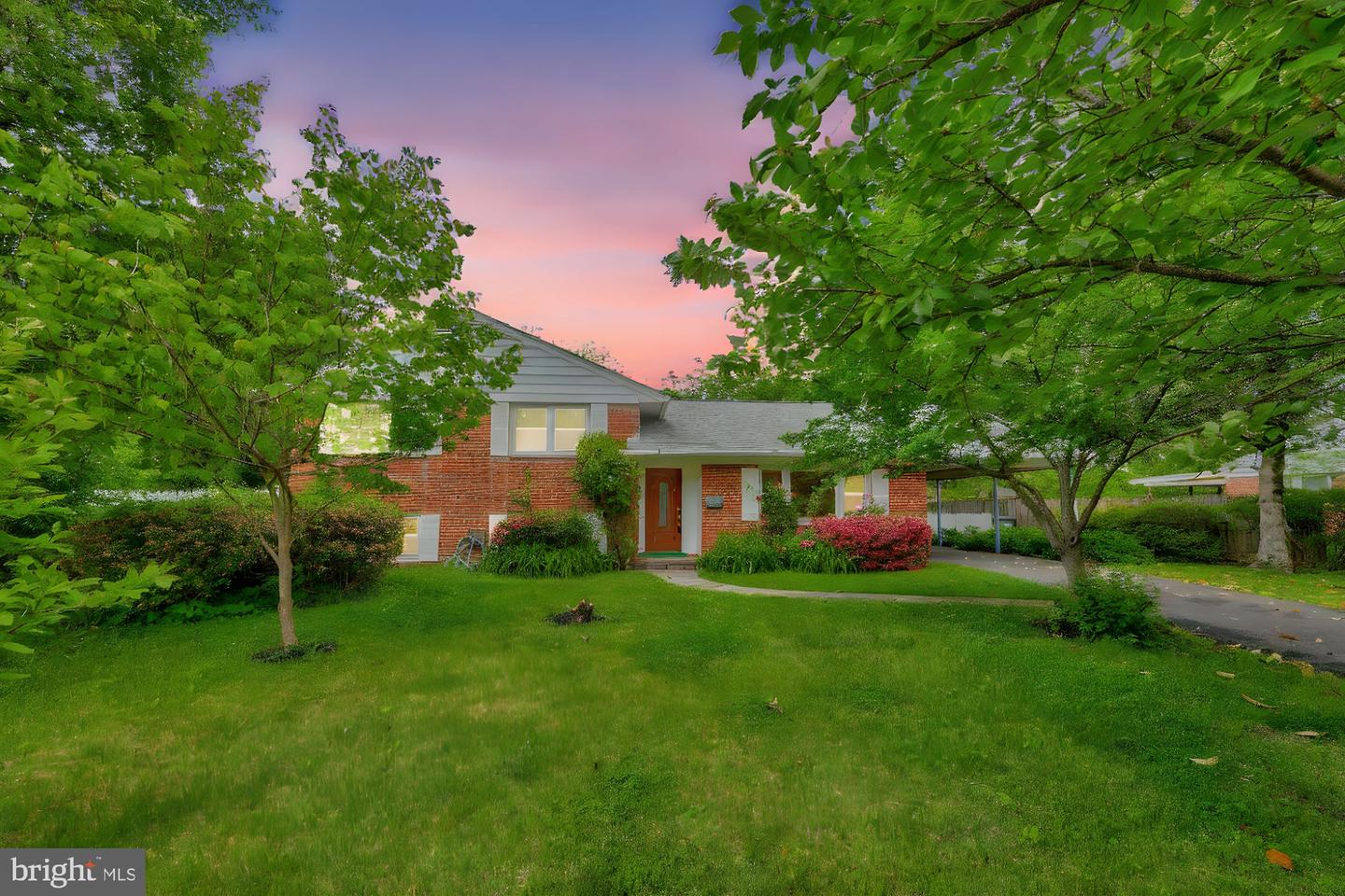 7030 SANTA MARIA CT, MCLEAN, Virginia 22101, 3 Bedrooms Bedrooms, ,3 BathroomsBathrooms,Residential,For sale,7030 SANTA MARIA CT,VAFX2238704 MLS # VAFX2238704