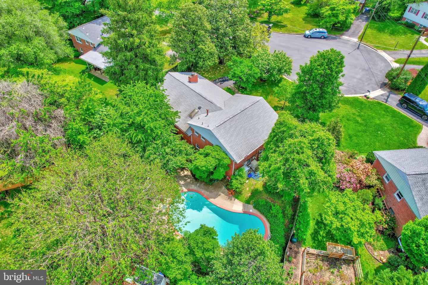 7030 SANTA MARIA CT, MCLEAN, Virginia 22101, 3 Bedrooms Bedrooms, ,3 BathroomsBathrooms,Residential,For sale,7030 SANTA MARIA CT,VAFX2238704 MLS # VAFX2238704