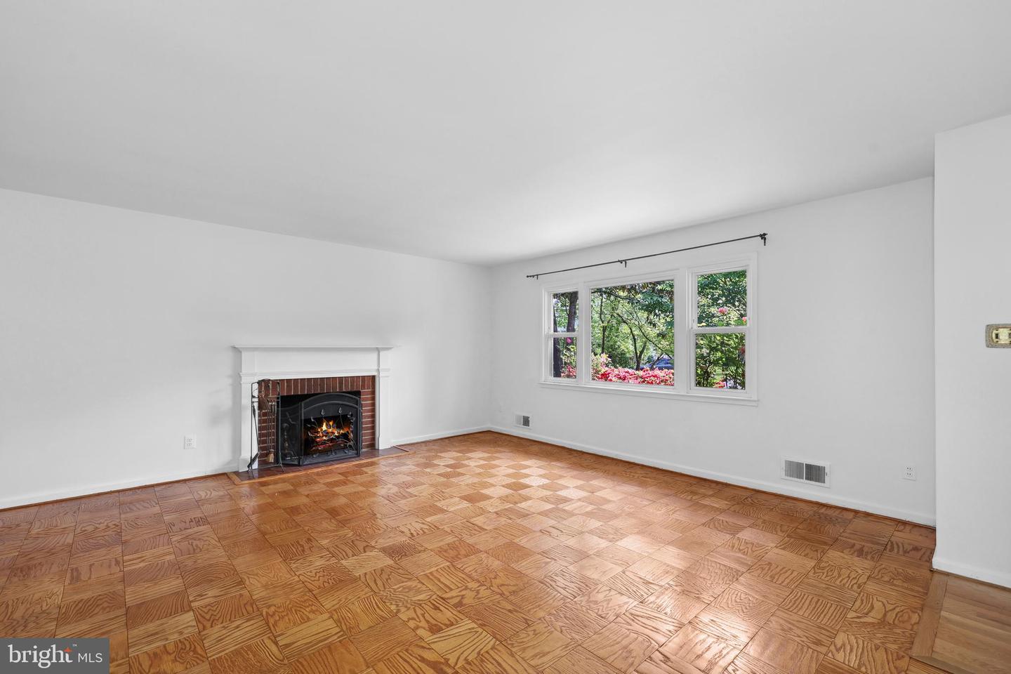 7030 SANTA MARIA CT, MCLEAN, Virginia 22101, 3 Bedrooms Bedrooms, ,3 BathroomsBathrooms,Residential,For sale,7030 SANTA MARIA CT,VAFX2238704 MLS # VAFX2238704