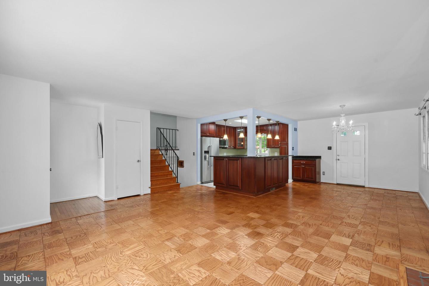 7030 SANTA MARIA CT, MCLEAN, Virginia 22101, 3 Bedrooms Bedrooms, ,3 BathroomsBathrooms,Residential,For sale,7030 SANTA MARIA CT,VAFX2238704 MLS # VAFX2238704