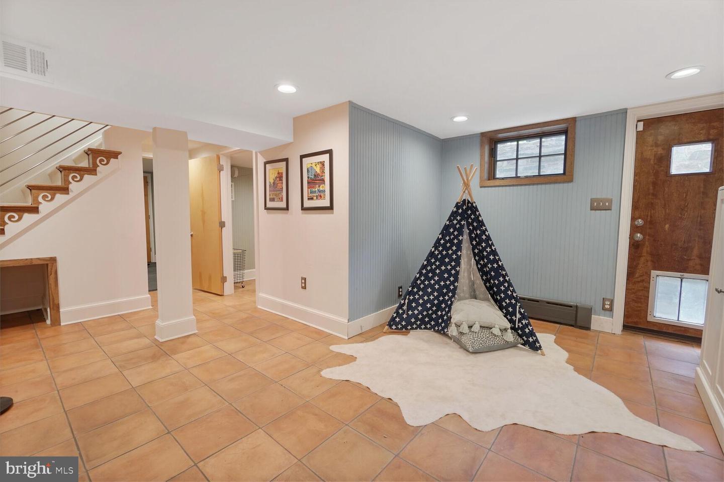 2840 CHESAPEAKE ST NW, WASHINGTON, District Of Columbia 20008, 6 Bedrooms Bedrooms, ,4 BathroomsBathrooms,Residential,For sale,2840 CHESAPEAKE ST NW,DCDC2199072 MLS # DCDC2199072