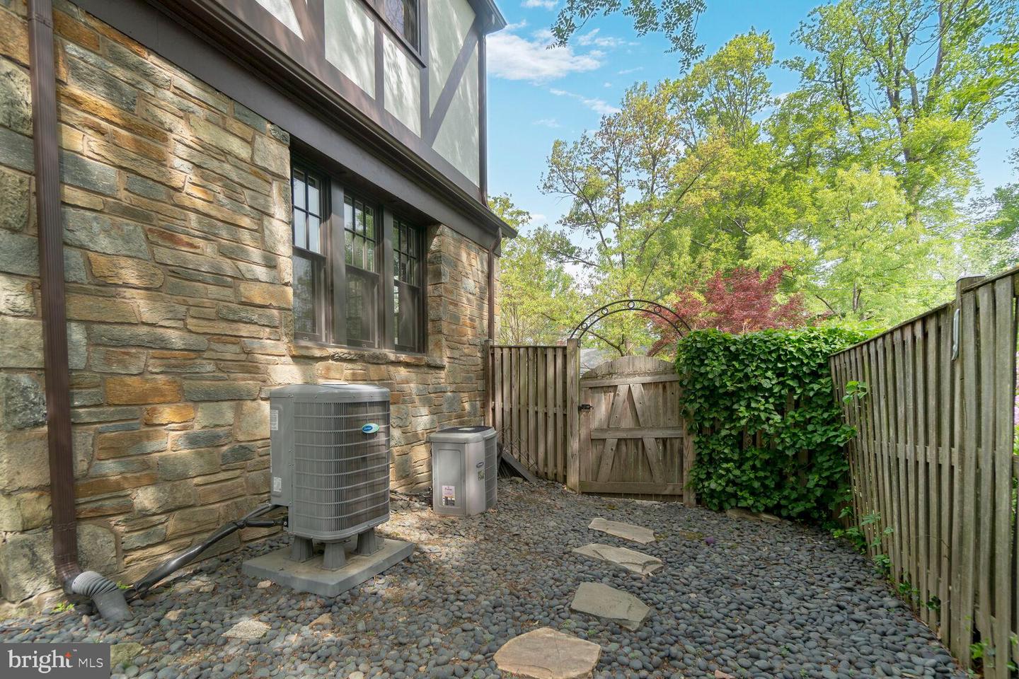 2840 CHESAPEAKE ST NW, WASHINGTON, District Of Columbia 20008, 6 Bedrooms Bedrooms, ,4 BathroomsBathrooms,Residential,For sale,2840 CHESAPEAKE ST NW,DCDC2199072 MLS # DCDC2199072