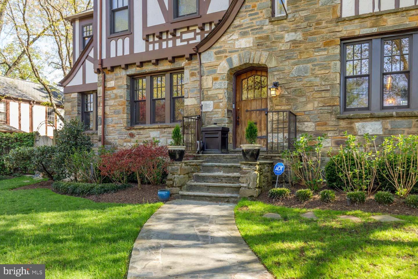 2840 CHESAPEAKE ST NW, WASHINGTON, District Of Columbia 20008, 6 Bedrooms Bedrooms, ,4 BathroomsBathrooms,Residential,For sale,2840 CHESAPEAKE ST NW,DCDC2199072 MLS # DCDC2199072