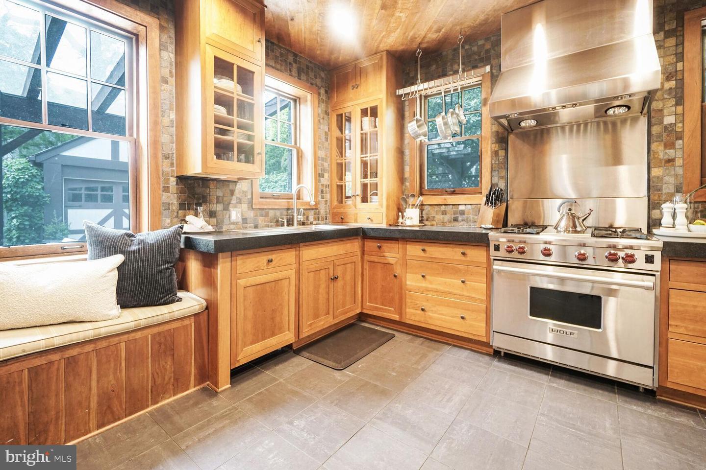 2840 CHESAPEAKE ST NW, WASHINGTON, District Of Columbia 20008, 6 Bedrooms Bedrooms, ,4 BathroomsBathrooms,Residential,For sale,2840 CHESAPEAKE ST NW,DCDC2199072 MLS # DCDC2199072