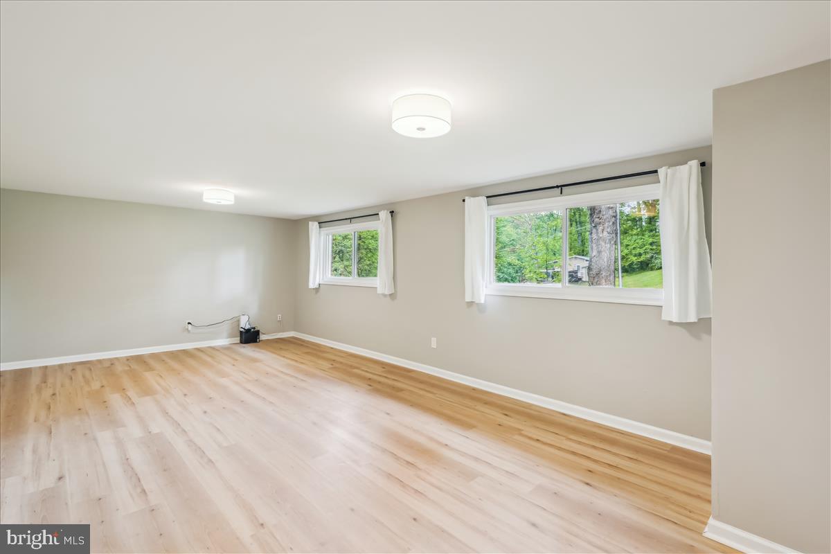 6506 FARLEY ST, SPRINGFIELD, Virginia 22152, 4 Bedrooms Bedrooms, ,3 BathroomsBathrooms,Residential,For sale,6506 FARLEY ST,VAFX2238962 MLS # VAFX2238962