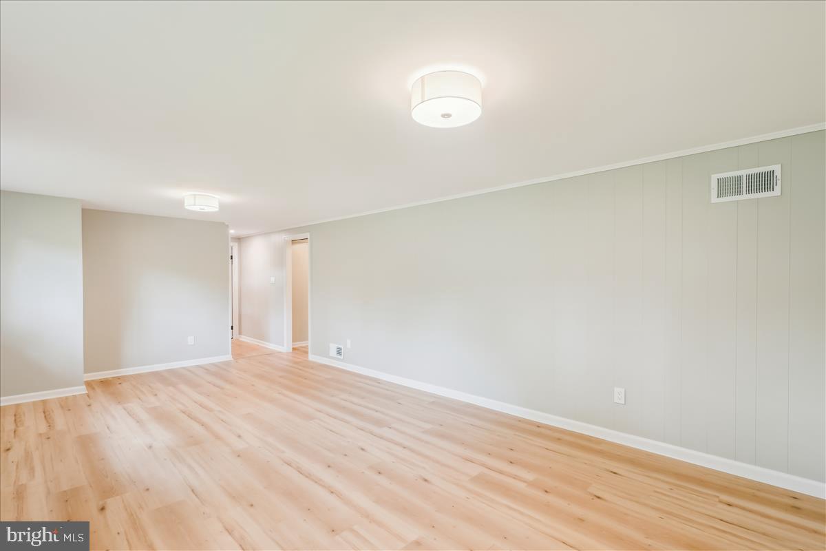 6506 FARLEY ST, SPRINGFIELD, Virginia 22152, 4 Bedrooms Bedrooms, ,3 BathroomsBathrooms,Residential,For sale,6506 FARLEY ST,VAFX2238962 MLS # VAFX2238962