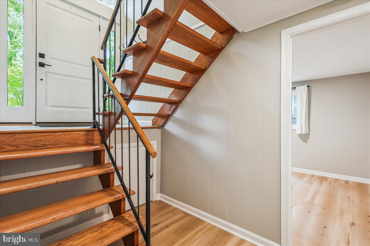 6506 FARLEY ST, SPRINGFIELD, Virginia 22152, 4 Bedrooms Bedrooms, ,3 BathroomsBathrooms,Residential,For sale,6506 FARLEY ST,VAFX2238962 MLS # VAFX2238962