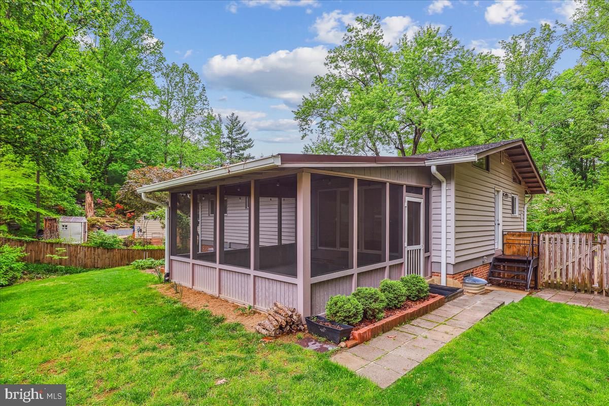 6506 FARLEY ST, SPRINGFIELD, Virginia 22152, 4 Bedrooms Bedrooms, ,3 BathroomsBathrooms,Residential,For sale,6506 FARLEY ST,VAFX2238962 MLS # VAFX2238962