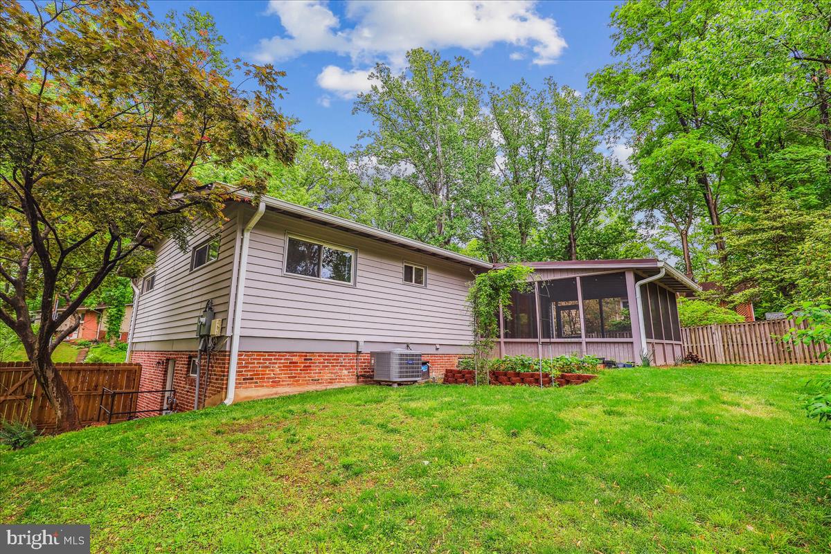 6506 FARLEY ST, SPRINGFIELD, Virginia 22152, 4 Bedrooms Bedrooms, ,3 BathroomsBathrooms,Residential,For sale,6506 FARLEY ST,VAFX2238962 MLS # VAFX2238962