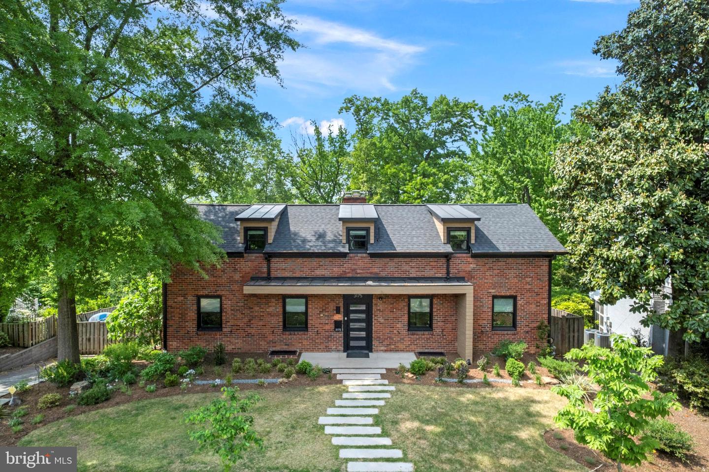3175 21ST ST N, ARLINGTON, Virginia 22201, 4 Bedrooms Bedrooms, ,2 BathroomsBathrooms,Residential,For sale,3175 21ST ST N,VAAR2057076 MLS # VAAR2057076