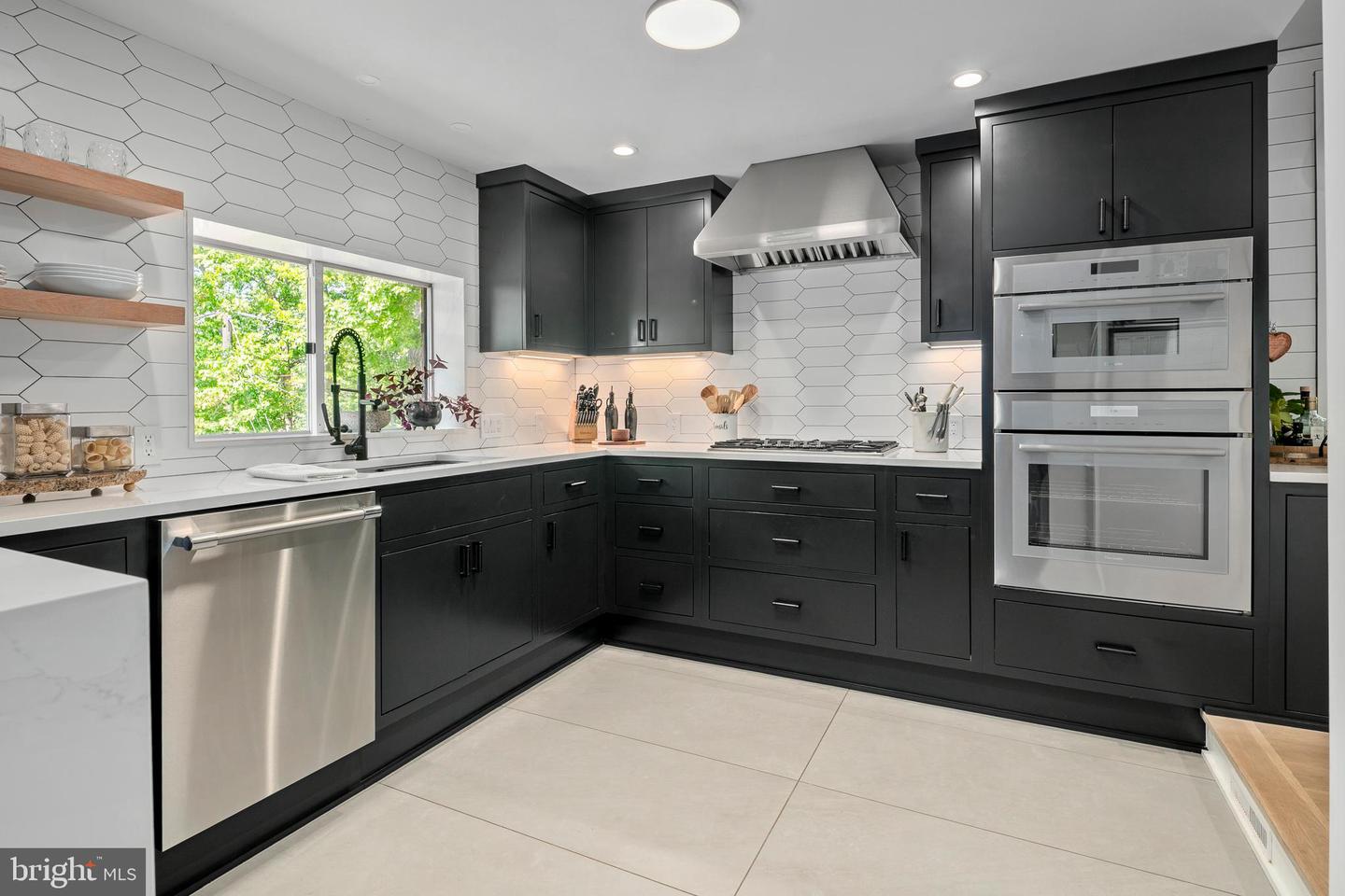 3175 21ST ST N, ARLINGTON, Virginia 22201, 4 Bedrooms Bedrooms, ,2 BathroomsBathrooms,Residential,For sale,3175 21ST ST N,VAAR2057076 MLS # VAAR2057076