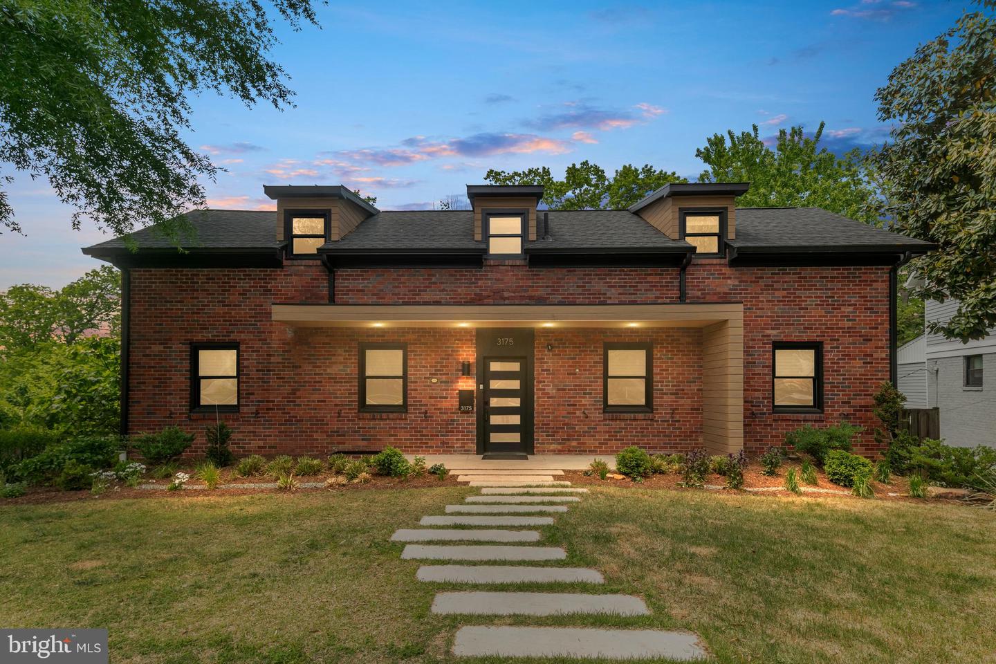 3175 21ST ST N, ARLINGTON, Virginia 22201, 4 Bedrooms Bedrooms, ,2 BathroomsBathrooms,Residential,For sale,3175 21ST ST N,VAAR2057076 MLS # VAAR2057076