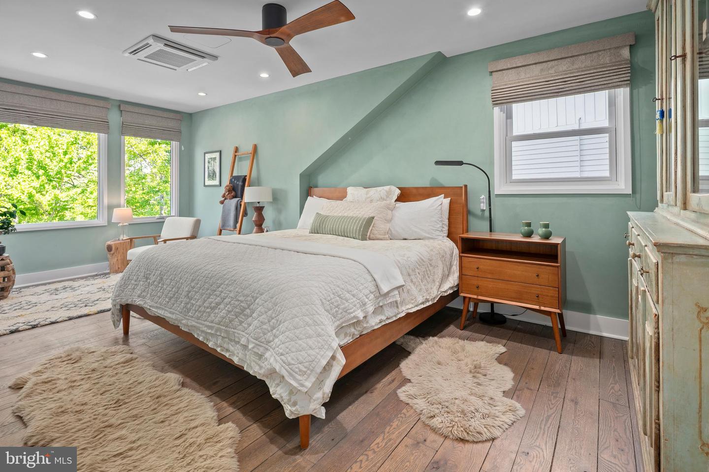 3175 21ST ST N, ARLINGTON, Virginia 22201, 4 Bedrooms Bedrooms, ,2 BathroomsBathrooms,Residential,For sale,3175 21ST ST N,VAAR2057076 MLS # VAAR2057076