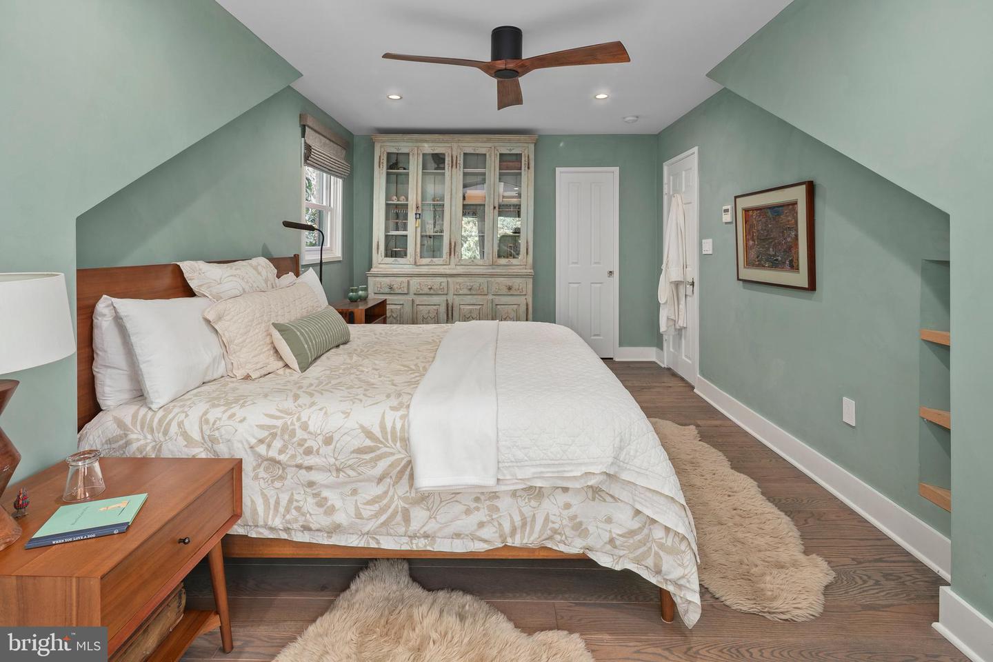 3175 21ST ST N, ARLINGTON, Virginia 22201, 4 Bedrooms Bedrooms, ,2 BathroomsBathrooms,Residential,For sale,3175 21ST ST N,VAAR2057076 MLS # VAAR2057076