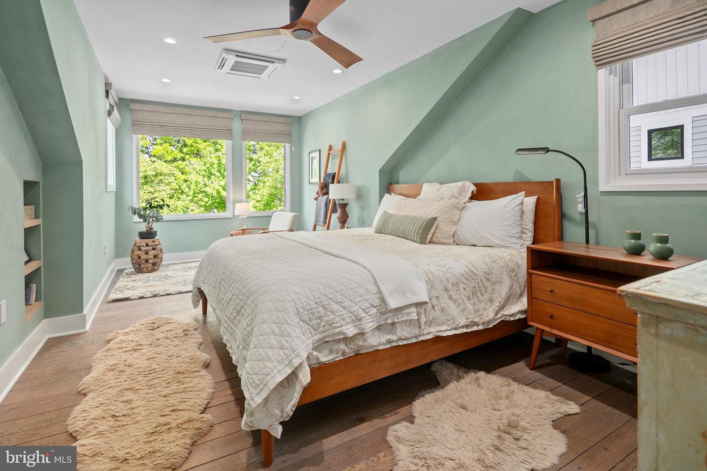 3175 21ST ST N, ARLINGTON, Virginia 22201, 4 Bedrooms Bedrooms, ,2 BathroomsBathrooms,Residential,For sale,3175 21ST ST N,VAAR2057076 MLS # VAAR2057076