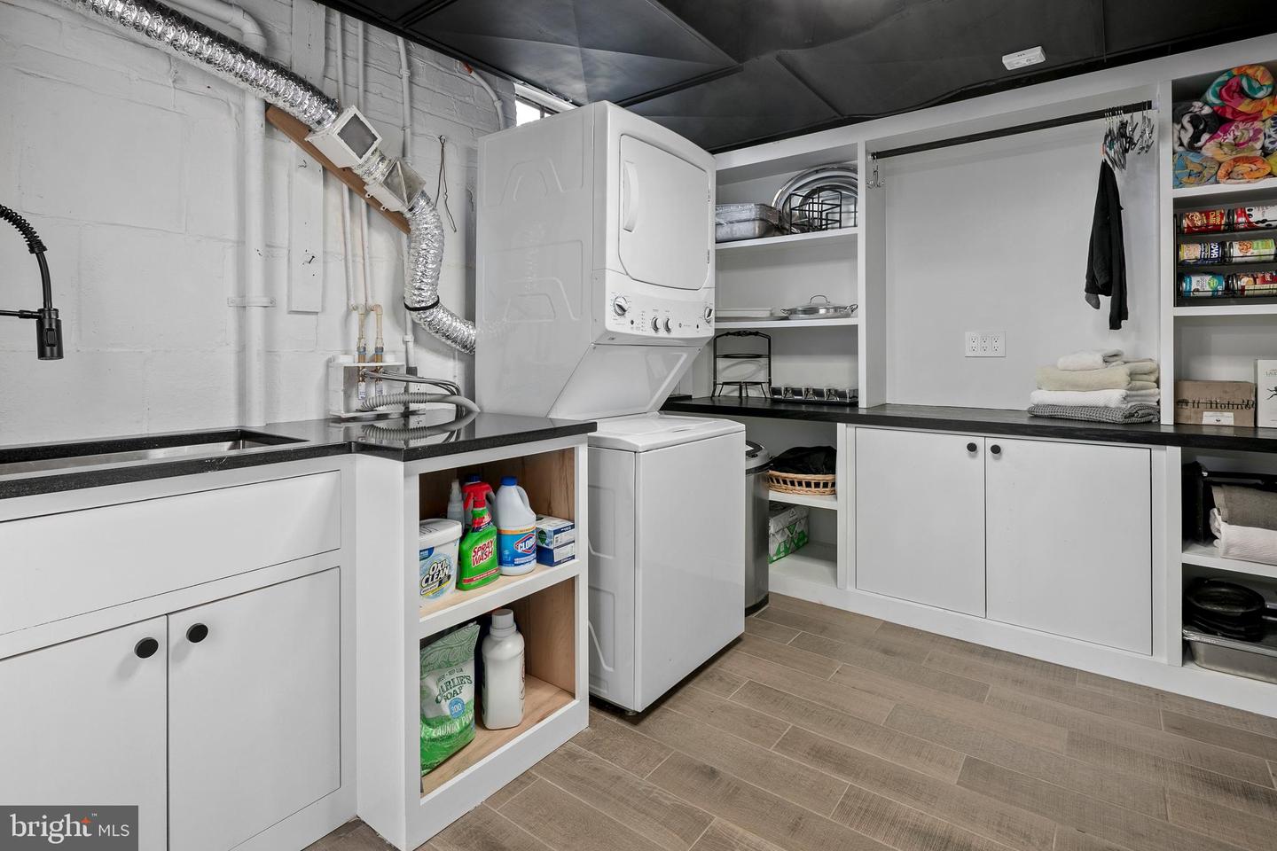 3175 21ST ST N, ARLINGTON, Virginia 22201, 4 Bedrooms Bedrooms, ,2 BathroomsBathrooms,Residential,For sale,3175 21ST ST N,VAAR2057076 MLS # VAAR2057076