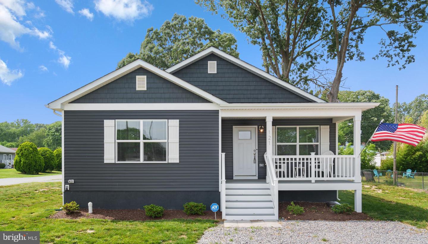 121 1ST ST, COLONIAL BEACH, Virginia 22443, 3 Bedrooms Bedrooms, ,2 BathroomsBathrooms,Residential,For sale,121 1ST ST,VAWE2008852 MLS # VAWE2008852