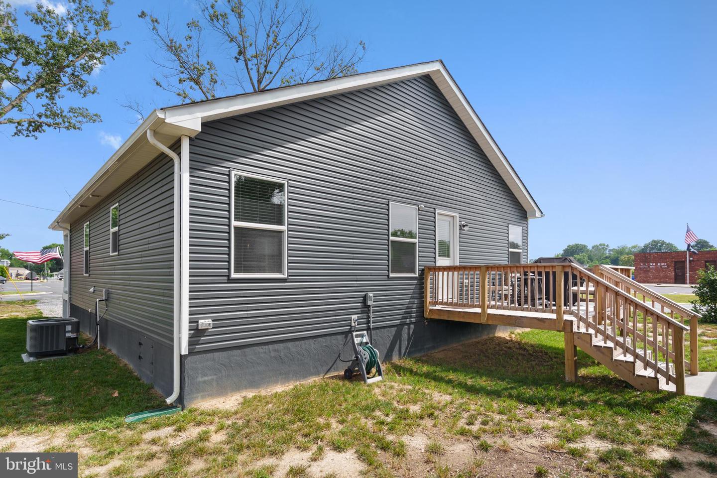 121 1ST ST, COLONIAL BEACH, Virginia 22443, 3 Bedrooms Bedrooms, ,2 BathroomsBathrooms,Residential,For sale,121 1ST ST,VAWE2008852 MLS # VAWE2008852