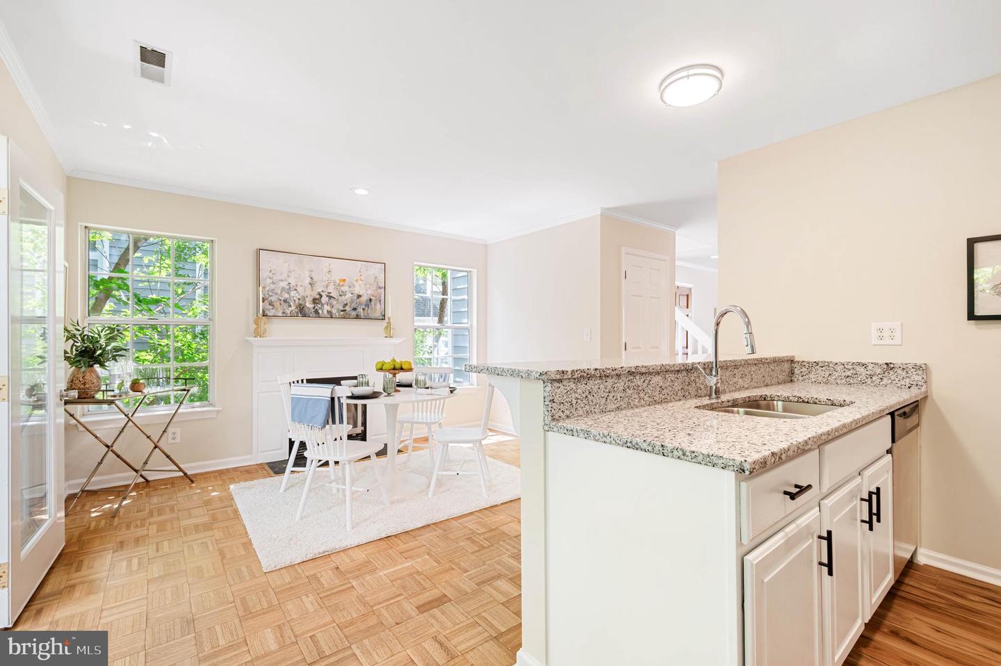 1259 MAPLE VIEW DR, CHARLOTTESVILLE, Virginia 22902, 2 Bedrooms Bedrooms, 7 Rooms Rooms,3 BathroomsBathrooms,Residential,For sale,1259 MAPLE VIEW DR,VAAB2000978 MLS # VAAB2000978