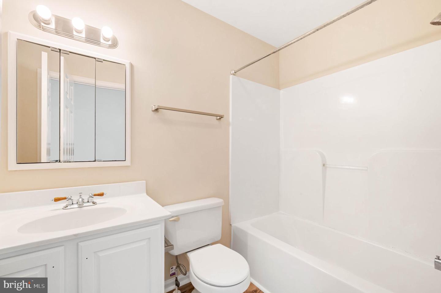 1259 MAPLE VIEW DR, CHARLOTTESVILLE, Virginia 22902, 2 Bedrooms Bedrooms, 7 Rooms Rooms,3 BathroomsBathrooms,Residential,For sale,1259 MAPLE VIEW DR,VAAB2000978 MLS # VAAB2000978