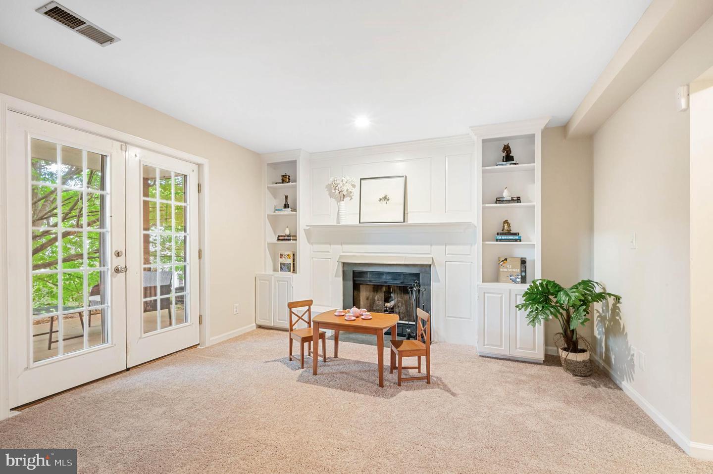 1259 MAPLE VIEW DR, CHARLOTTESVILLE, Virginia 22902, 2 Bedrooms Bedrooms, 7 Rooms Rooms,3 BathroomsBathrooms,Residential,For sale,1259 MAPLE VIEW DR,VAAB2000978 MLS # VAAB2000978