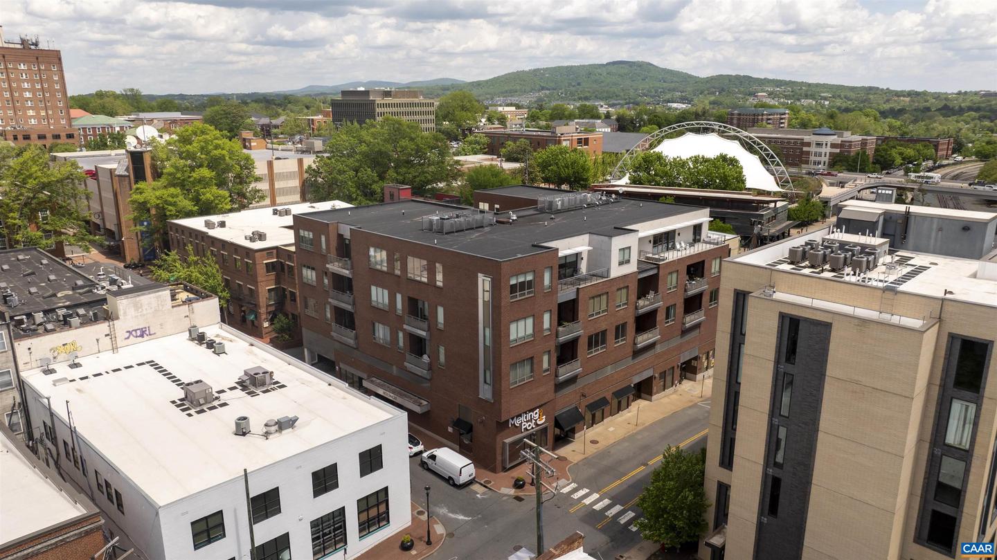 112 SE 5TH ST #5A, CHARLOTTESVILLE, Virginia 22902, 2 Bedrooms Bedrooms, ,2 BathroomsBathrooms,Residential,For sale,112 SE 5TH ST #5A,664121 MLS # 664121