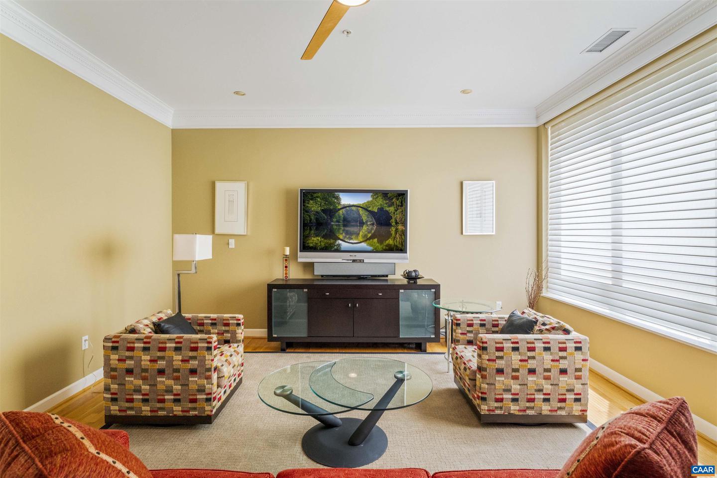 112 SE 5TH ST #5A, CHARLOTTESVILLE, Virginia 22902, 2 Bedrooms Bedrooms, ,2 BathroomsBathrooms,Residential,For sale,112 SE 5TH ST #5A,664121 MLS # 664121