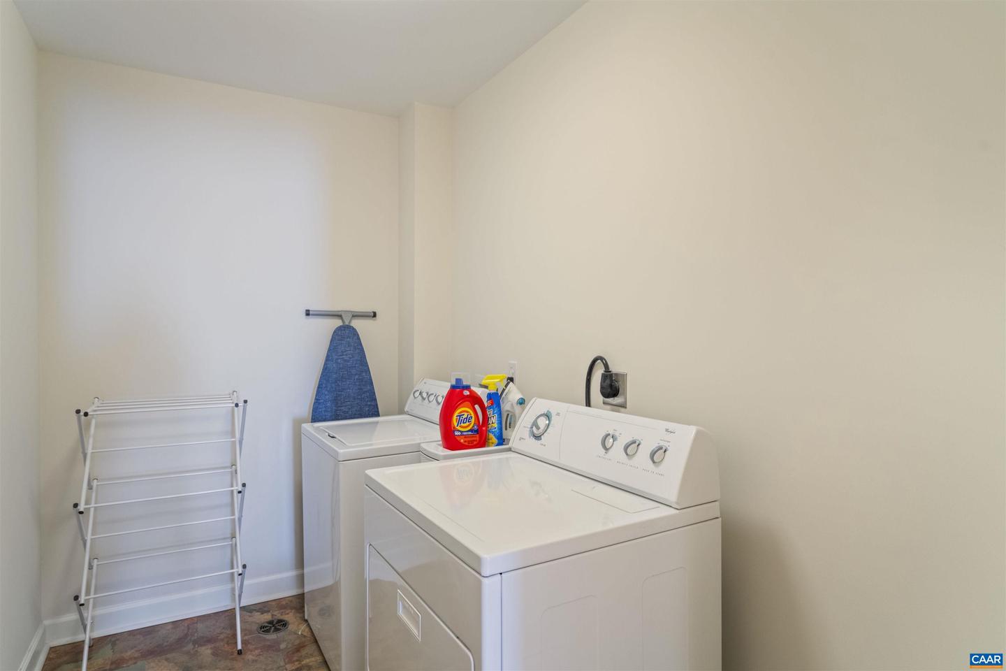 112 SE 5TH ST #5A, CHARLOTTESVILLE, Virginia 22902, 2 Bedrooms Bedrooms, ,2 BathroomsBathrooms,Residential,For sale,112 SE 5TH ST #5A,664121 MLS # 664121
