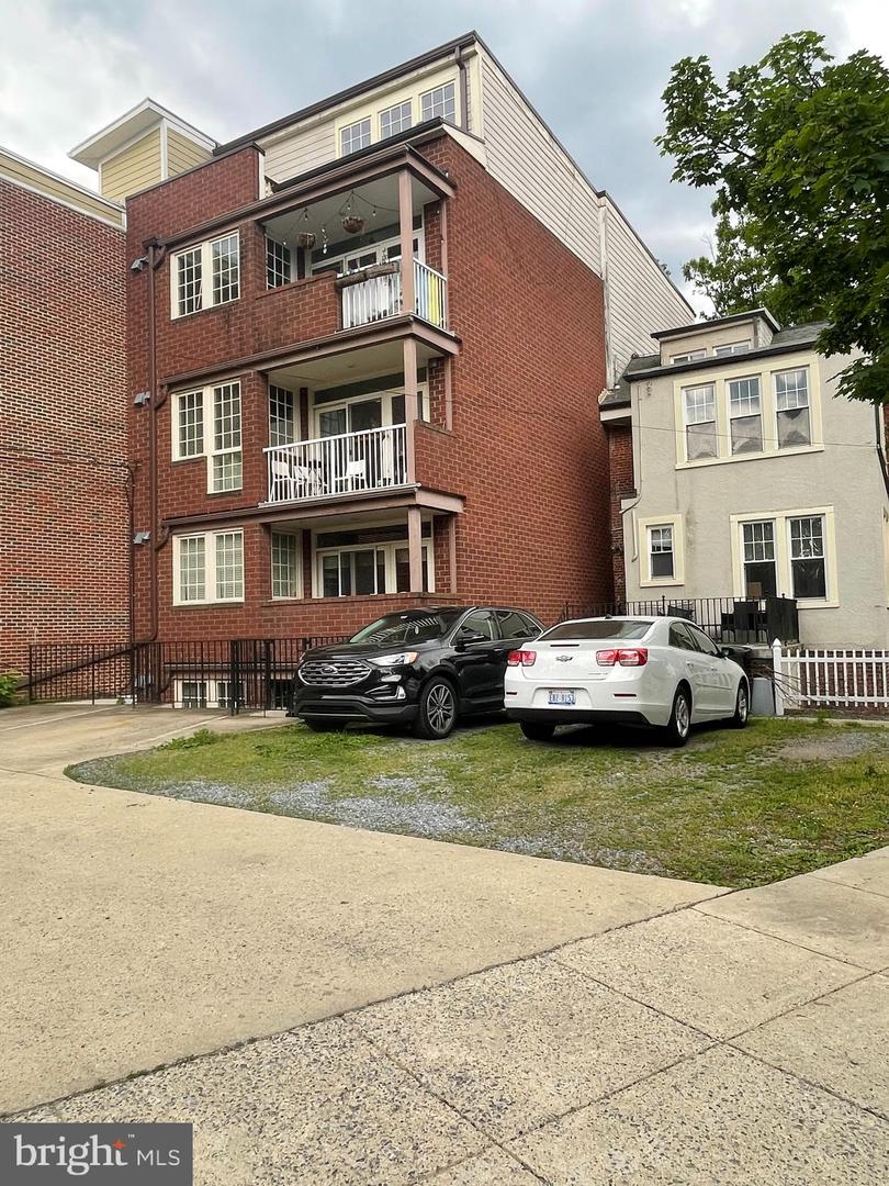 5233 CONNECTICUT AVE NW #301., WASHINGTON, District Of Columbia 20015, 1 Bedroom Bedrooms, ,1 BathroomBathrooms,Residential,For sale,5233 CONNECTICUT AVE NW #301.,DCDC2199220 MLS # DCDC2199220