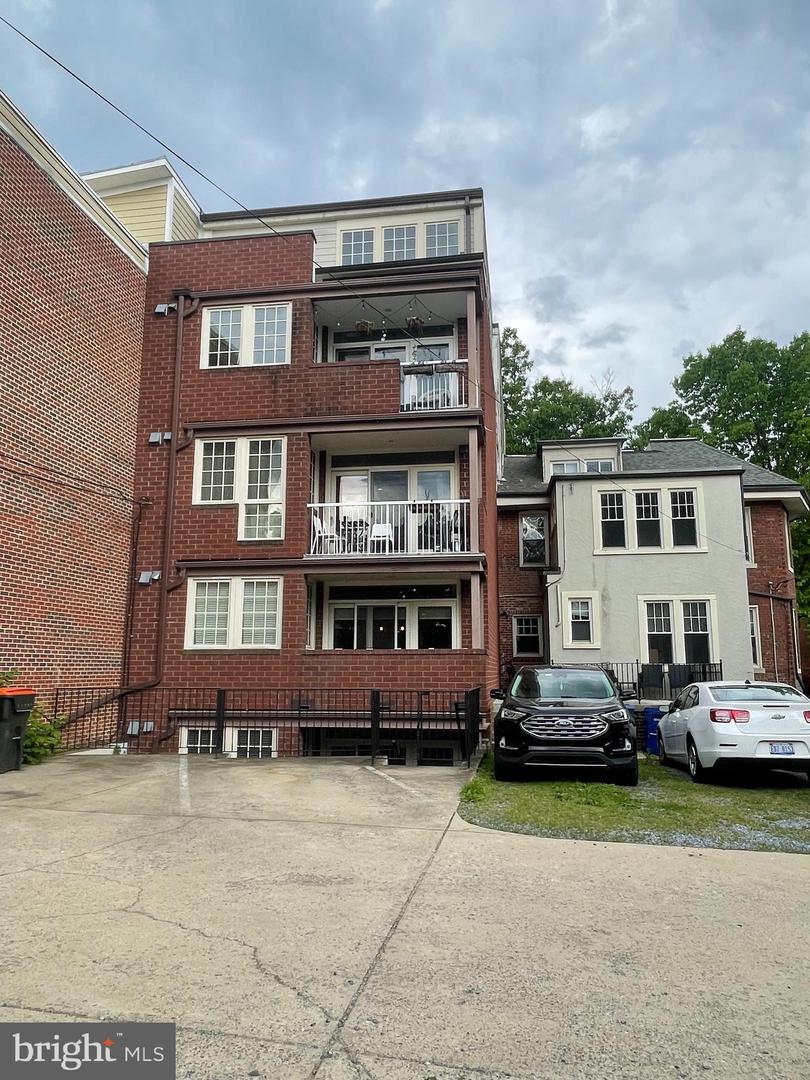 5233 CONNECTICUT AVE NW #301., WASHINGTON, District Of Columbia 20015, 1 Bedroom Bedrooms, ,1 BathroomBathrooms,Residential,For sale,5233 CONNECTICUT AVE NW #301.,DCDC2199220 MLS # DCDC2199220