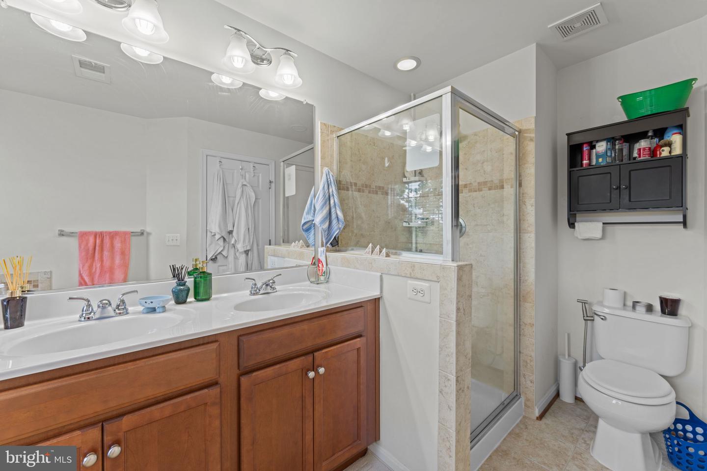 2386 BATTERY HILL CIR, WOODBRIDGE, Virginia 22191, 3 Bedrooms Bedrooms, ,3 BathroomsBathrooms,Residential,For sale,2386 BATTERY HILL CIR,VAPW2094098 MLS # VAPW2094098