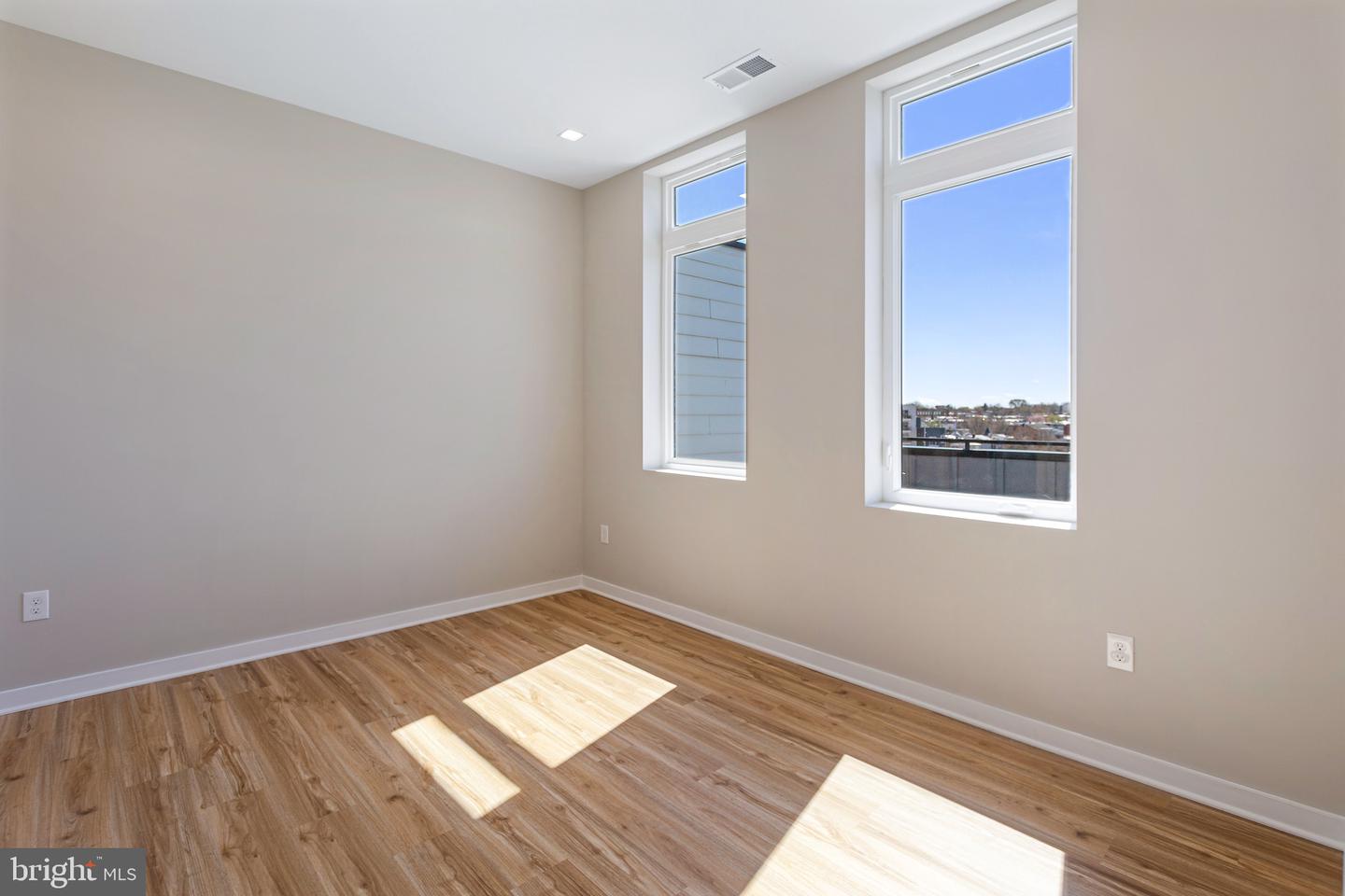 1358 FLORIDA AVE NE #PH02, WASHINGTON, District Of Columbia 20002, 3 Bedrooms Bedrooms, ,2 BathroomsBathrooms,Residential,For sale,1358 FLORIDA AVE NE #PH02,DCDC2199238 MLS # DCDC2199238