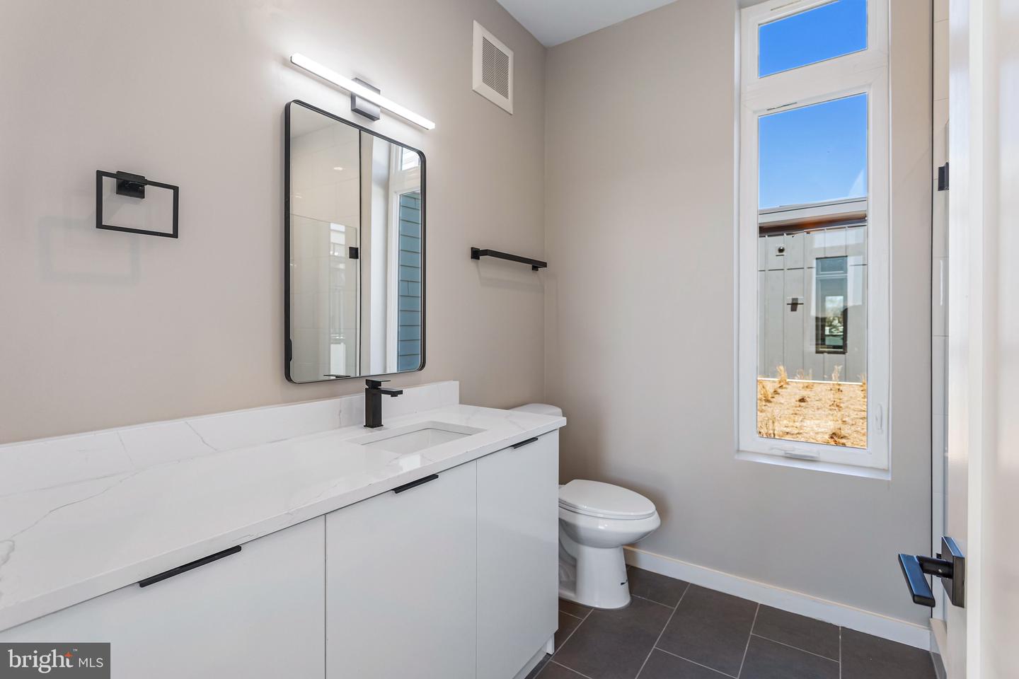 1358 FLORIDA AVE NE #PH02, WASHINGTON, District Of Columbia 20002, 3 Bedrooms Bedrooms, ,2 BathroomsBathrooms,Residential,For sale,1358 FLORIDA AVE NE #PH02,DCDC2199238 MLS # DCDC2199238