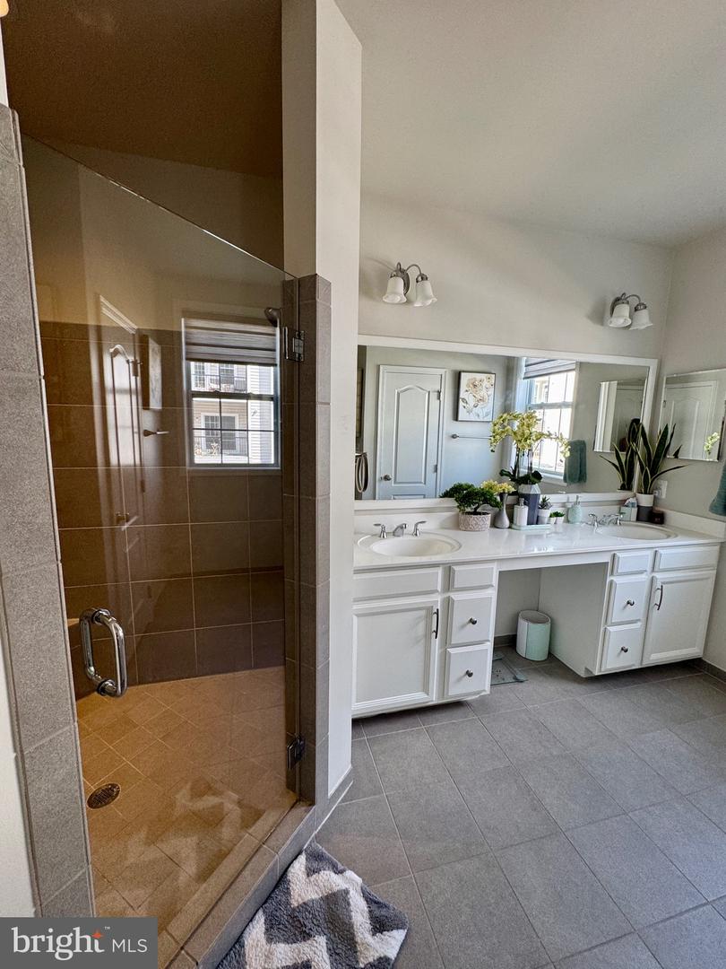 43168 WEALDSTONE TER, ASHBURN, Virginia 20148, 3 Bedrooms Bedrooms, ,2 BathroomsBathrooms,Residential,For sale,43168 WEALDSTONE TER,VALO2095698 MLS # VALO2095698