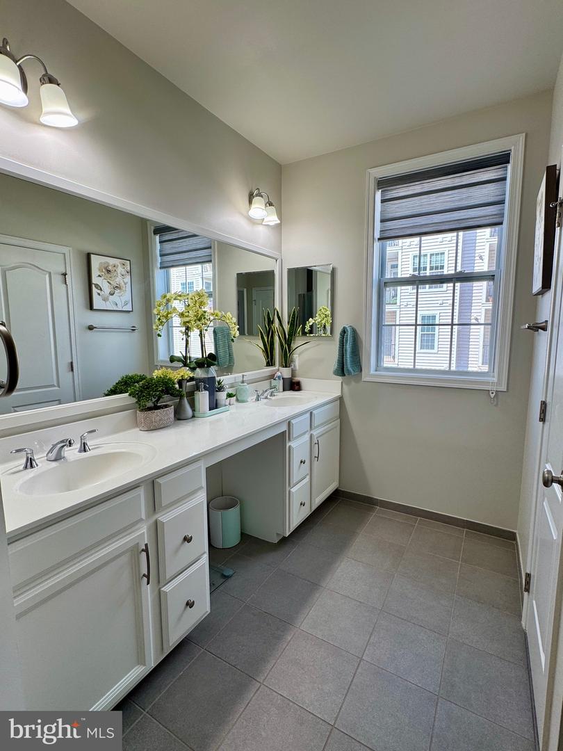 43168 WEALDSTONE TER, ASHBURN, Virginia 20148, 3 Bedrooms Bedrooms, ,2 BathroomsBathrooms,Residential,For sale,43168 WEALDSTONE TER,VALO2095698 MLS # VALO2095698