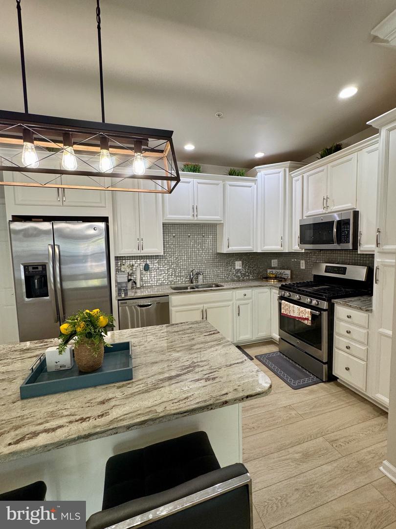 43168 WEALDSTONE TER, ASHBURN, Virginia 20148, 3 Bedrooms Bedrooms, ,2 BathroomsBathrooms,Residential,For sale,43168 WEALDSTONE TER,VALO2095698 MLS # VALO2095698