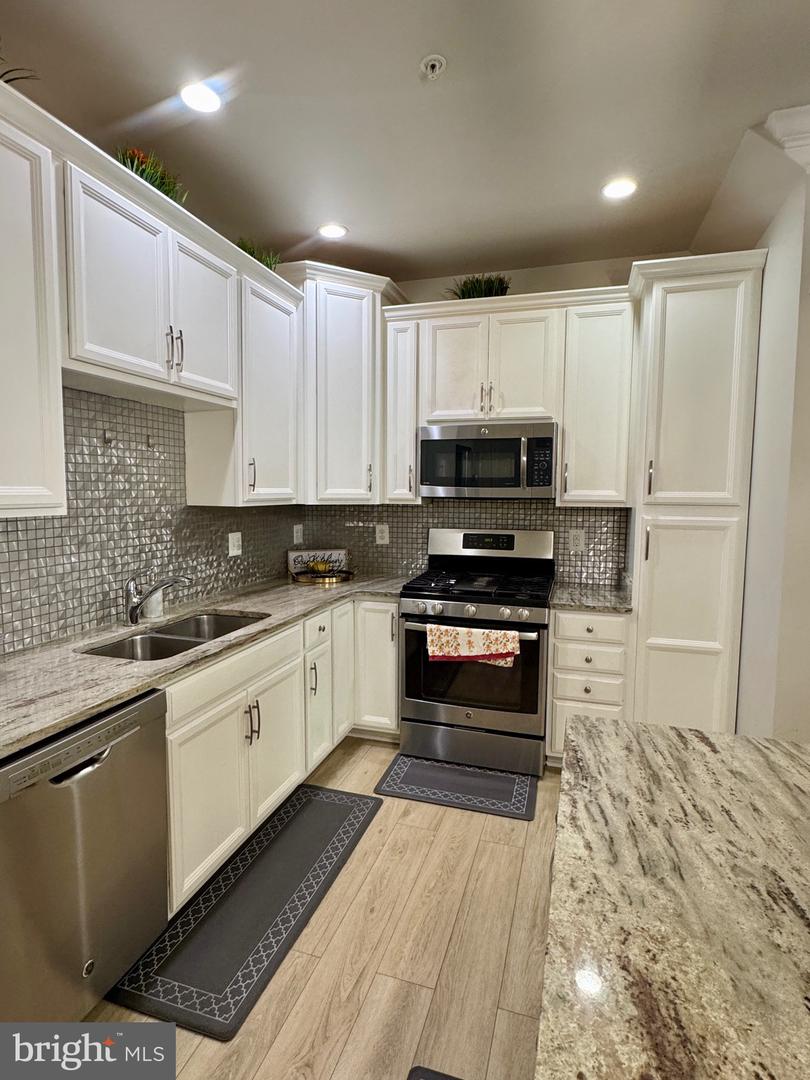 43168 WEALDSTONE TER, ASHBURN, Virginia 20148, 3 Bedrooms Bedrooms, ,2 BathroomsBathrooms,Residential,For sale,43168 WEALDSTONE TER,VALO2095698 MLS # VALO2095698